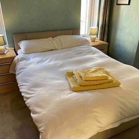 Lovely 2 Bedroom House Overlooking Park, Free Parking Belfast Extérieur photo