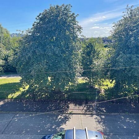 Lovely 2 Bedroom House Overlooking Park, Free Parking Belfast Extérieur photo