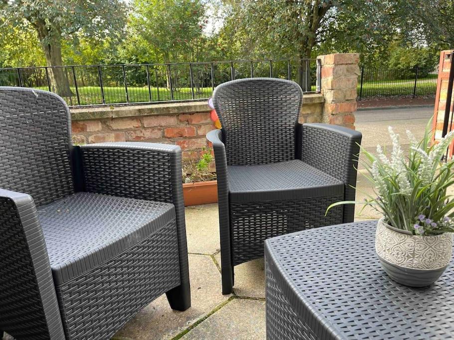 Lovely 2 Bedroom House Overlooking Park, Free Parking Belfast Extérieur photo